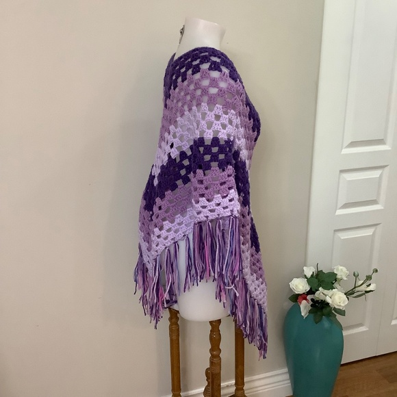 Beautiful hand made crocheted purple Poncho ONE SIZE - Picture 3 of 11